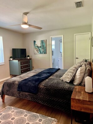 4 bedrooms, iron/ironing board, WiFi