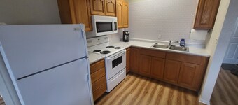 Beautiful 2-bedroom apartment with AC in charming Langdon