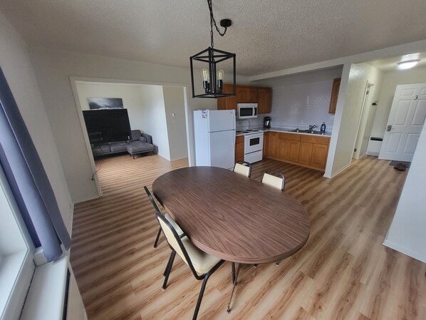 Interior - Beautiful 2-bedroom apartment with AC in charming Langdon (Langdon)