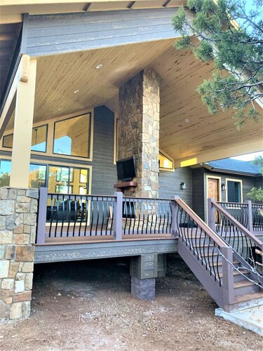 EARLY CHECK IN/OUT 1PM Luxury Home on POND in Torreon-Hot Tub & Kids Zone
