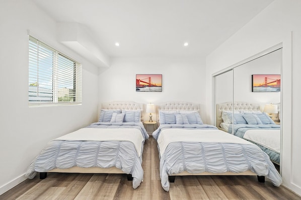 Condo, 4 Bedrooms, Ensuite | Laptop workspace, free WiFi
