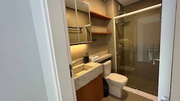 Basic Apartment | Bathroom