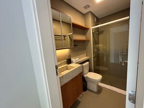 Basic Apartment | Bathroom - Comfortable Apartments in a Prime Location in Campeche Cras (Florianópolis)