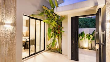 Luxury Villa, 1 King Bed, Private Pool | Desk, laptop workspace, free WiFi