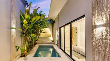 Luxe villa, 1 kingsize bed, privézwembad | Een bureau, een laptopwerkplek, gratis wifi