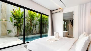 Luxury Villa, 1 King Bed, Private Pool | Desk, laptop workspace, free WiFi