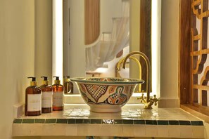 Hair dryer, towels - Marrakech Medina Private Suite (Marrakech)