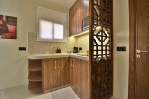 Fridge, microwave, oven, stovetop - Marrakech Medina Private Suite (Marrakech)
