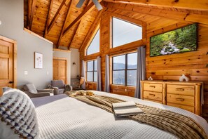 Desk, iron/ironing board, travel cot, free WiFi - Luxe 5* Retreat~JuneDeals~GmRm~PS5~FireTbl~HotTub (Gatlinburg)