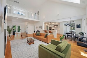 Smart TV, fireplace, DVD player, table tennis - Private Oasis in Healdsburg: Pool, Spa & Views (Healdsburg)
