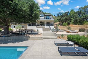 Exterior - Private Oasis in Healdsburg: Pool, Spa & Views (Healdsburg)