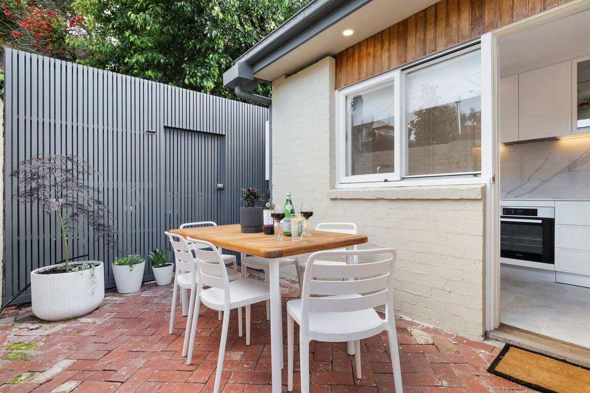 屋外ダイニングエリア