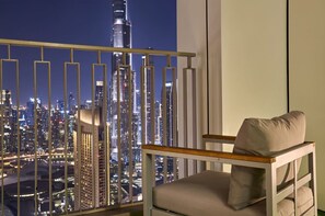 Property grounds - Spacious 4-Bedroom Downtown Apartment with Burj Views (Dubai)