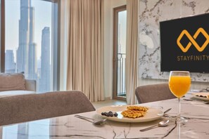 Dining - Spacious 4-Bedroom Downtown Apartment with Burj Views (Dubai)