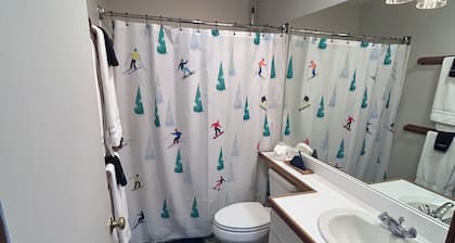 Cozy studio condo in perfect Carrabassett Valley location