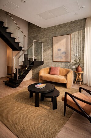 Superior Loft, 1 King Bed | Living area | Smart TV, Netflix, Hulu, streaming services - Nester Entertainment District (Toronto)