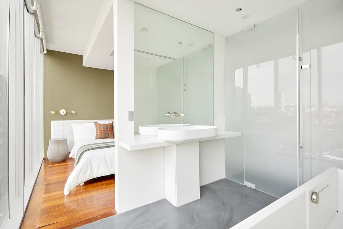 標準樓中樓客房, 1 張特大雙人床 | 書桌、手提電腦工作空間、熨斗/熨衫板、免費 Wi-Fi