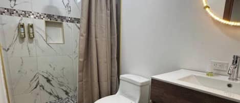 Toallas, jabón, papel de baño