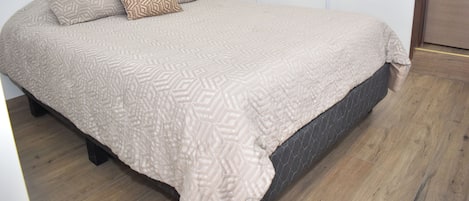 熨斗/熨衫板、上網、床單