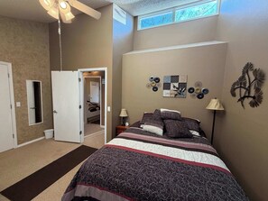 3 bedrooms, desk, WiFi, bed sheets - | Spring Valley | 3B 2B  | Lake View | Home | (Osage Beach)