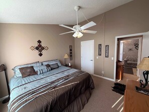 3 bedrooms, desk, WiFi, bed sheets - | Spring Valley | 3B 2B  | Lake View | Home | (Osage Beach)