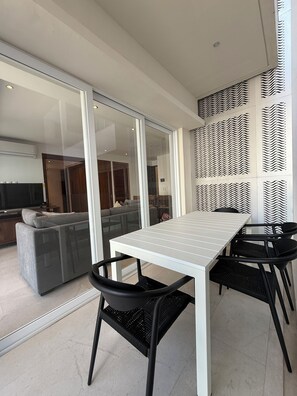 Outdoor dining - Bucerias beachfront condominium (Bucerías)