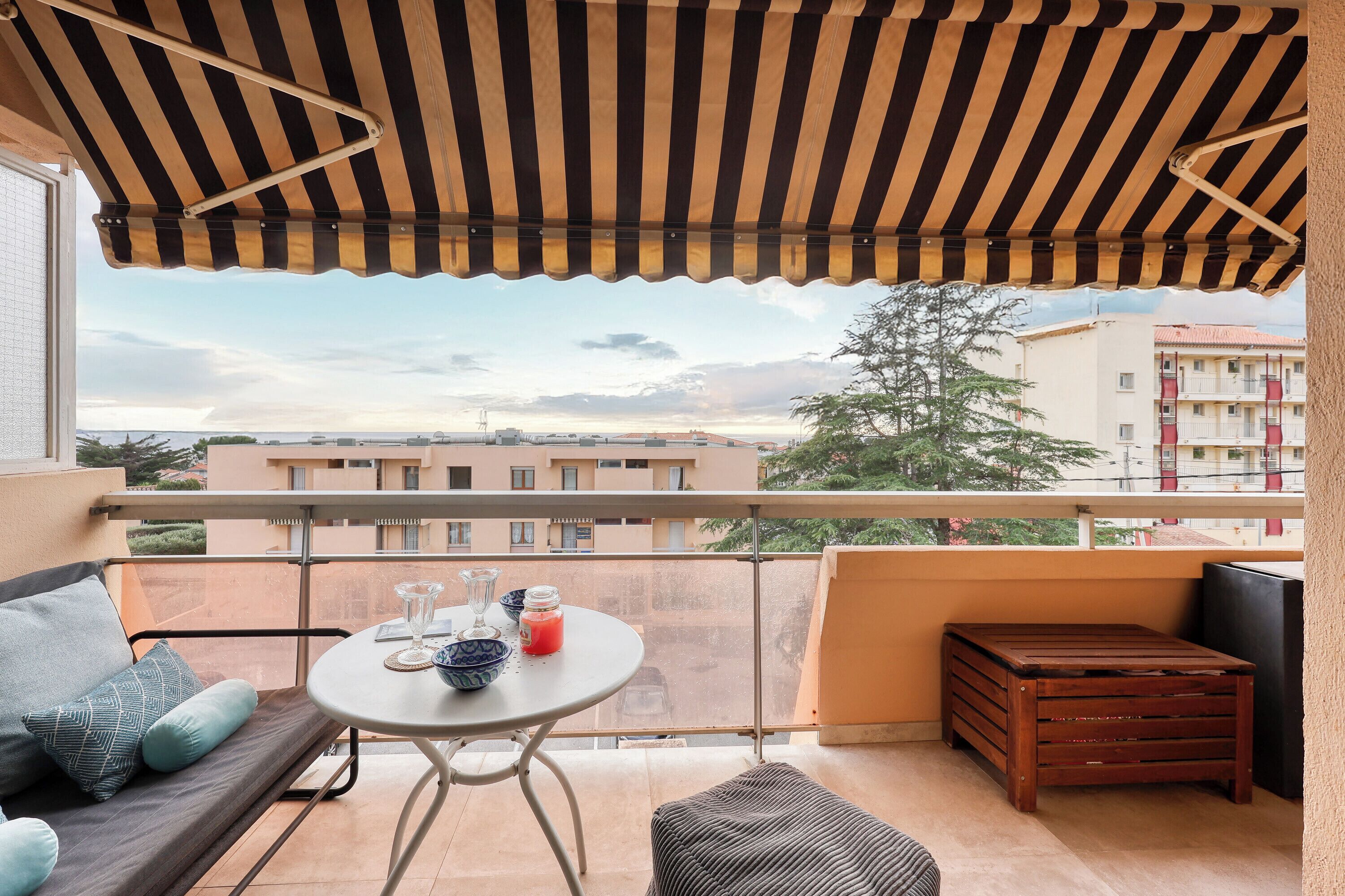 屋外ダイニングエリア