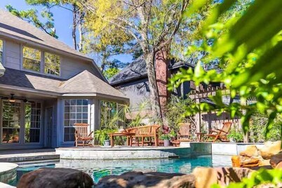 Cherry Hills Poolside Escape