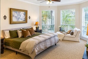 4 bedrooms, desk, iron/ironing board, free WiFi - Cherry Hills Poolside Escape (Houston)