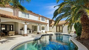Pool - Vegas MTR | 31-Night Minimum (Henderson)