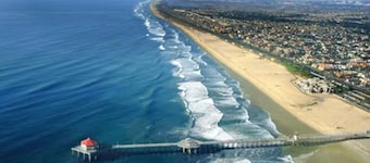 SeaBreeze Haven 5 minute walk to the Beach and Down Town and the Pier