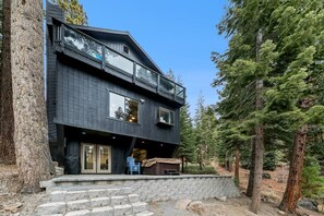 Exterior detail - Lake Views, Hot Tub, Sauna, Pool Table, Parking (Incline Village)