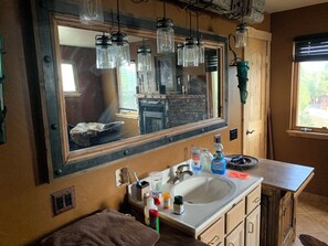 Interior - Mountain Rustic 4-bedroom house in Evergreen perfect for your getaway. (Evergreen)