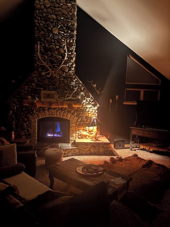 Interior. Mountain Rustic 4-bedroom house in Evergreen perfect for your getaway.