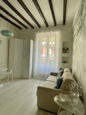 Living area - YOUnique Studio Flat (Milano)