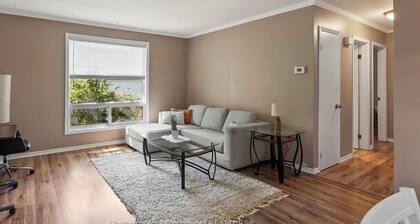 Beautiful 2 bed Cottage Style Single Lvel Near Downtown Chatham