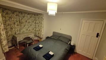 3 bedrooms, iron/ironing board