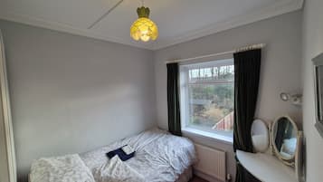 3 bedrooms, iron/ironing board