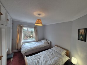 3 bedrooms, iron/ironing board