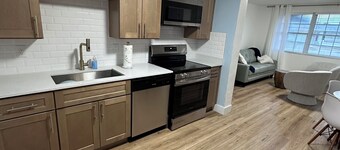 Cozy 3 Bedroom Ormond Beach Home w/ Privacy Fence Near the Ocean