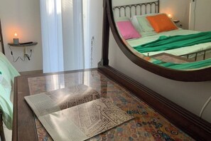2 camere, una scrivania, Wi-Fi gratuito, lenzuola