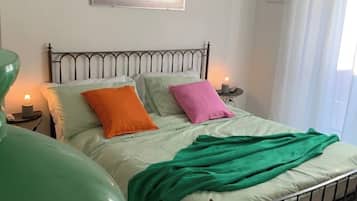 2 camere, una scrivania, Wi-Fi gratuito, lenzuola