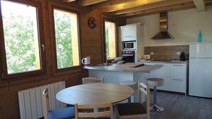 Unclassified image, 4 of 16, button - LE CHALET HUGO - BESSE AND SAINT ANASTAISE (BESSE ET SAINT ANASTAISE)