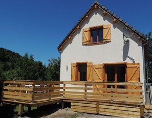 Exterior - LE CHALET HUGO - BESSE AND SAINT ANASTAISE (BESSE ET SAINT ANASTAISE)