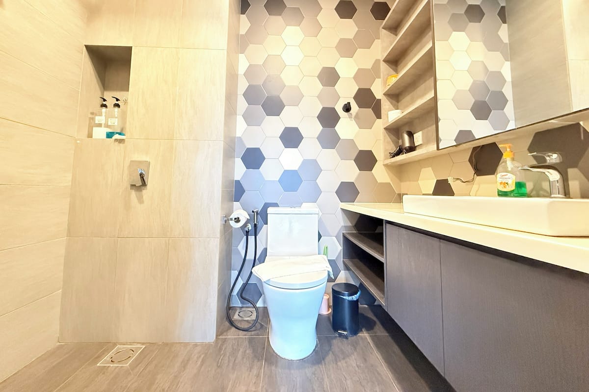 Bathroom shower
