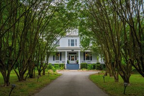 Exterior - A Private Historic Estate Designed for Extraordinary Stays & Celebrations (Portsmouth)