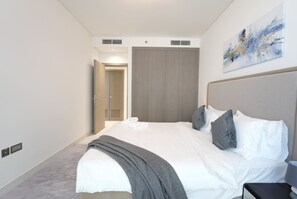 Apartment - Modern 2bhk With City View Close to Dubai Mall (Dubai)