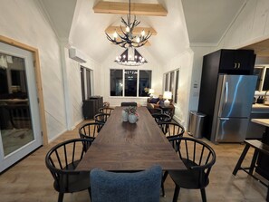 Dining - Spacious 4-bedroom house with Game Room in tranquil Dover with AC (Dover)