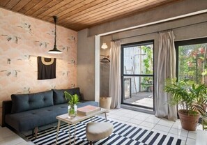 Coffres-forts dans les chambres, fer et planche à repasser