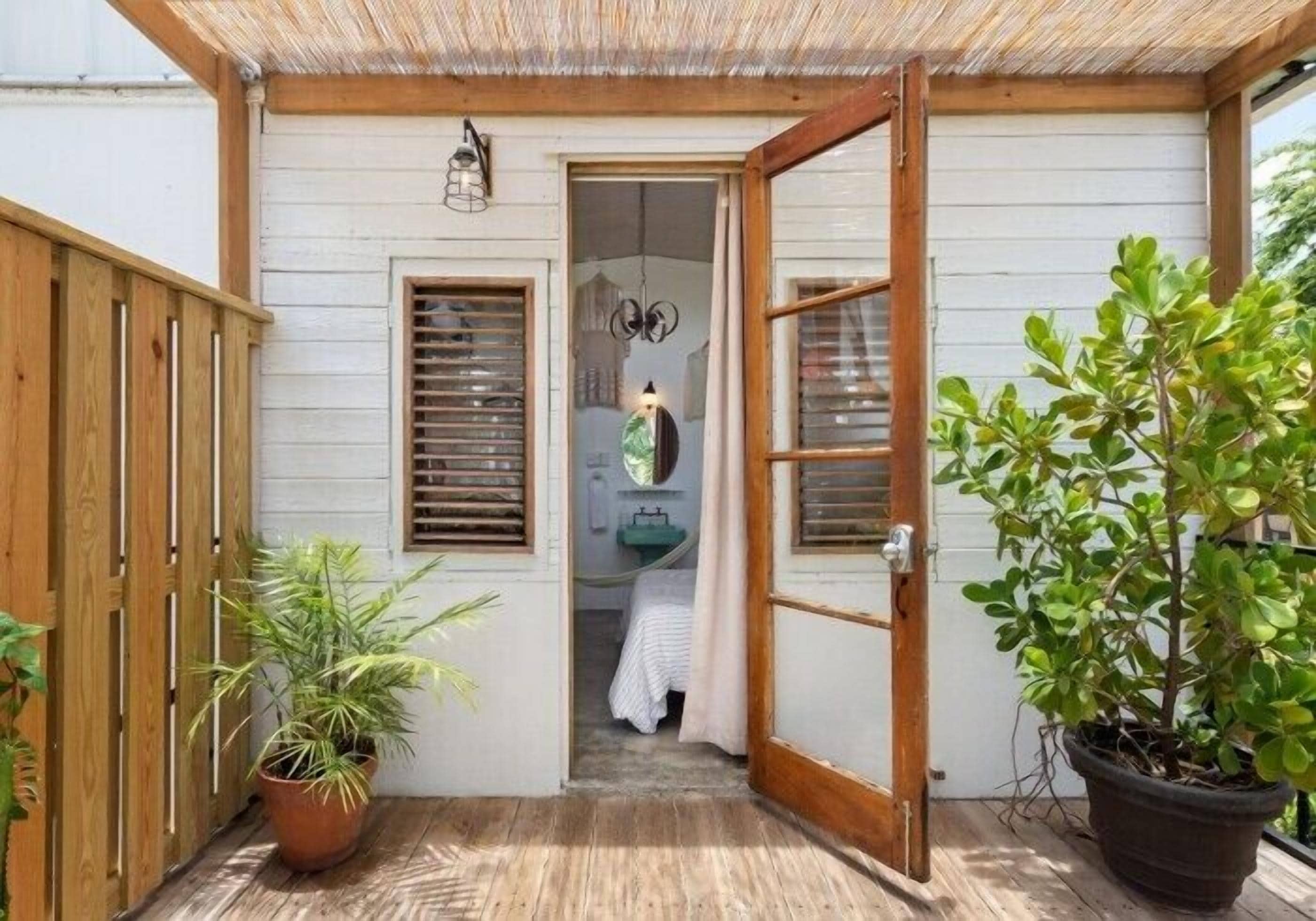 Standard Room | In-room safe, iron/ironing board, free WiFi